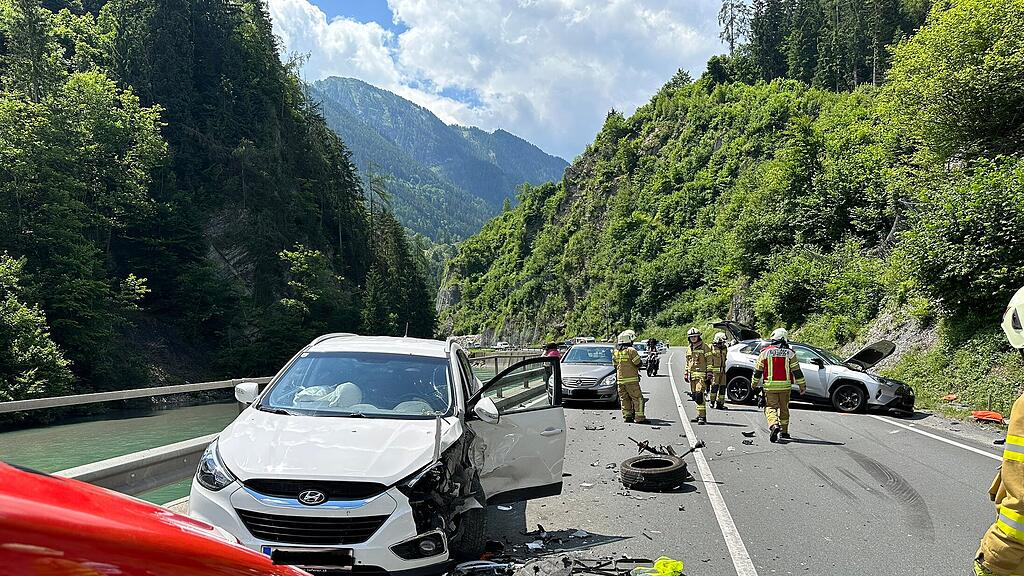 Crash mit zwei Verletzten in Schwarzach