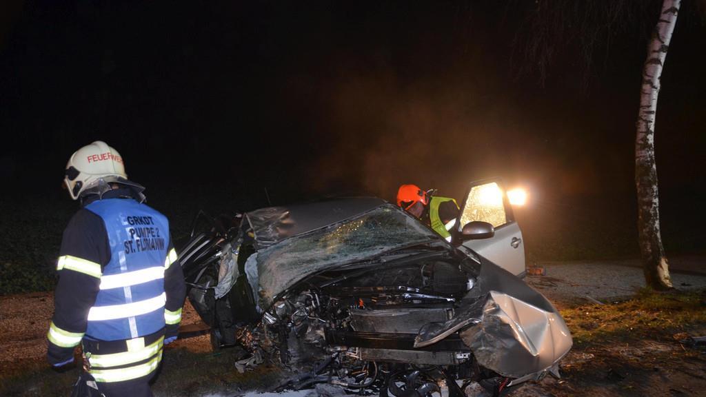 Alkolenker bei Unfall in St. Florian schwer verletzt