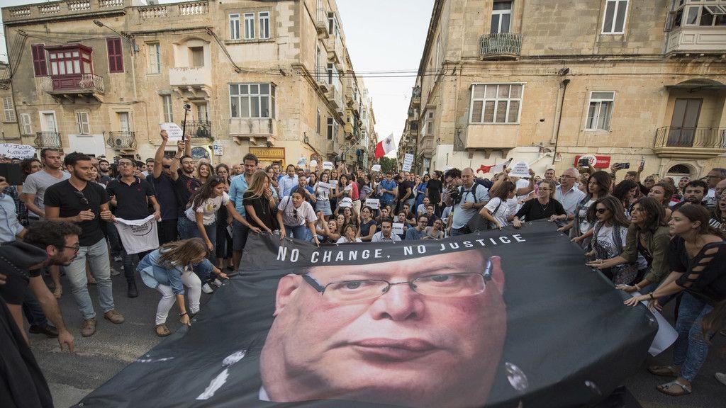 Mega-Demo nach Mord an Journalistin auf Malta