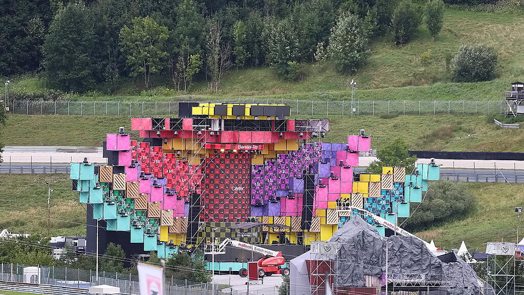 Aufbauarbeiten Electric Love 2021