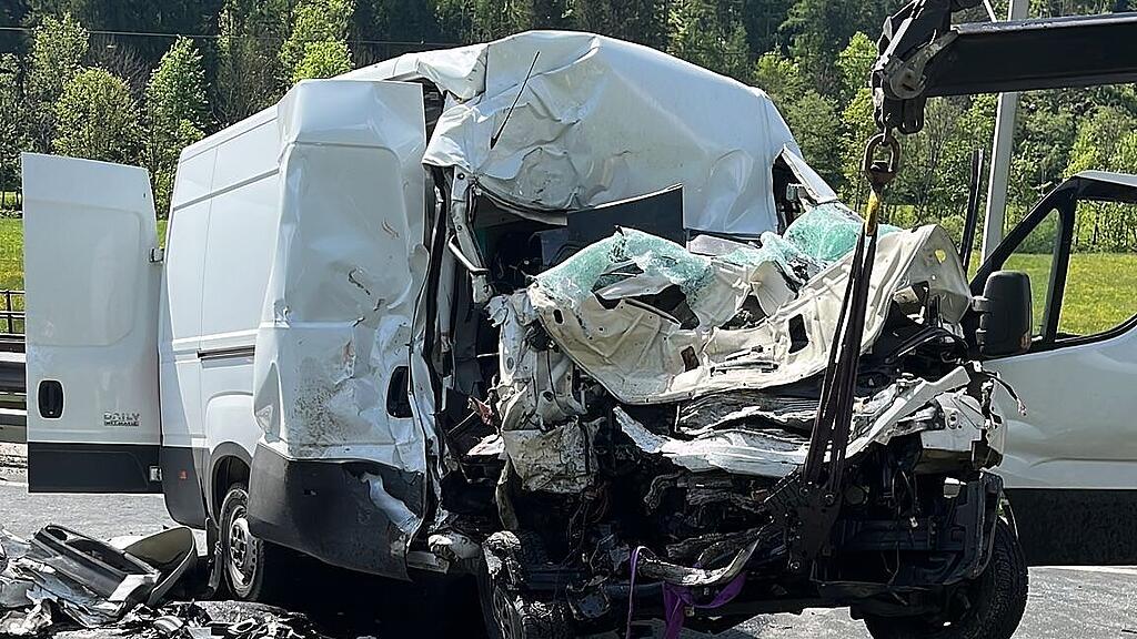Schwerer Frontalcrash mit zwei Toten in Radstadt