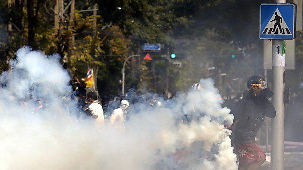 Tränengas gegen Demonstranten