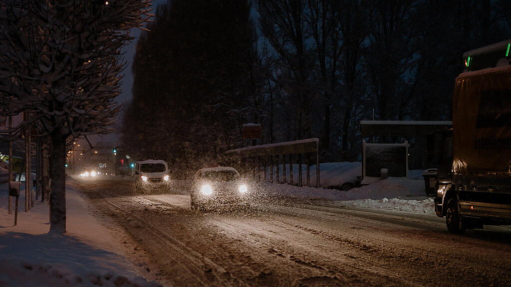 Verschneites Salzburg in den Morgenstunden