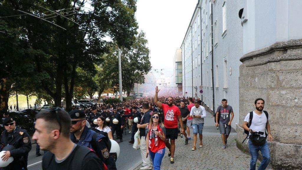 Red Bull Salzburg - Roter Stern Belgrad: Fanmarsch