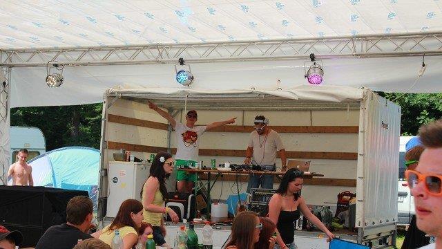 Electric Love: Campingplatz-Impressionen