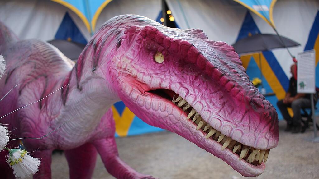 "Big King Dinosaurier of Animatronic" in Bischofshofen