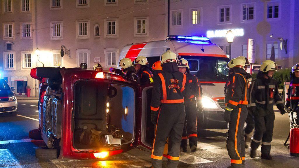 Pkw-Unfall am Herbert-von-Karajan-Platz