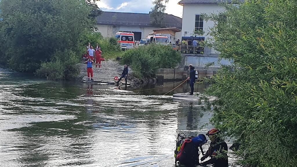 Bruck: Kind in Salzach vermisst