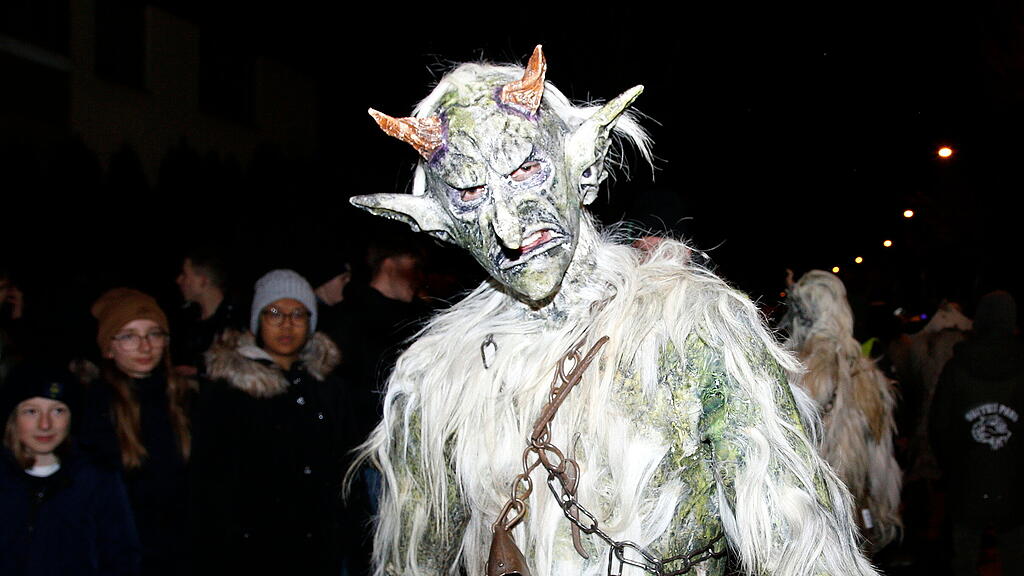 Maxglaner Krampus und Perchtenlauf