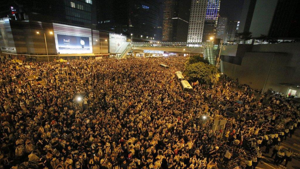Demonstranten legen Hongkong lahm