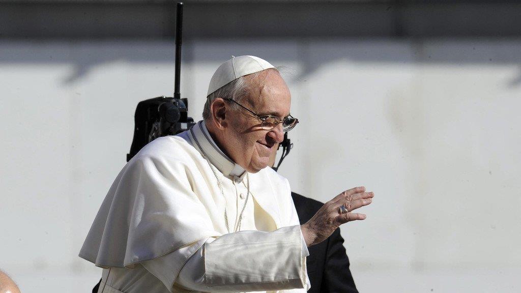 Zehntaussende Pilger bei Amtseinführung von Papst Franziskus