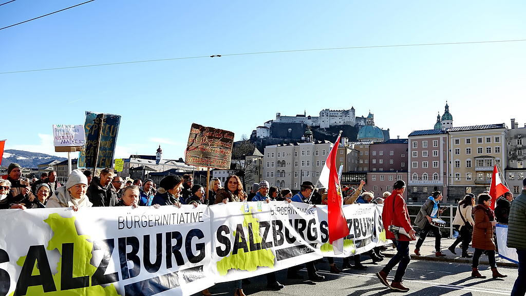 Corona-Demo in der Stadt Salzburg