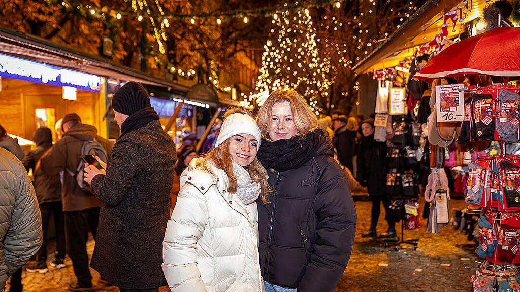 Alt Gnigler Krampusse beim Weihnachtsmarkt am Mirabellplatz