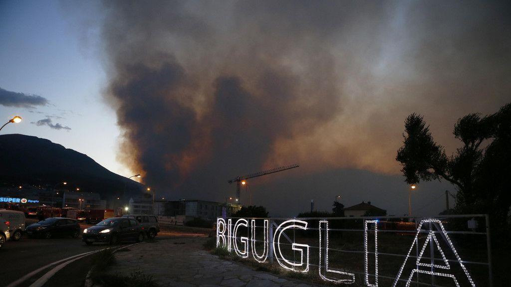 Feuer auf Korsika