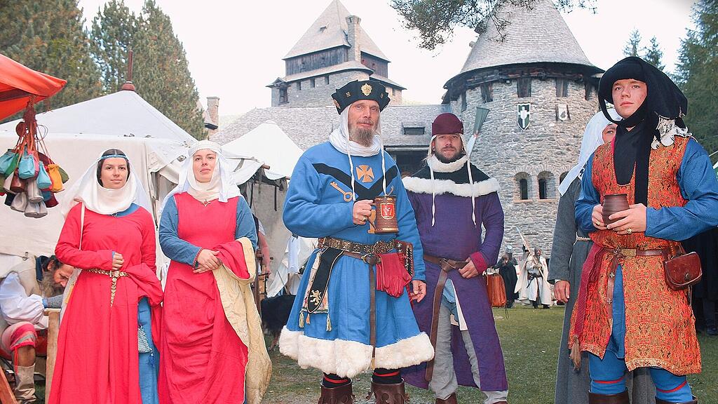 Mittelalterfest auf Burg Finstergr\u00fcn