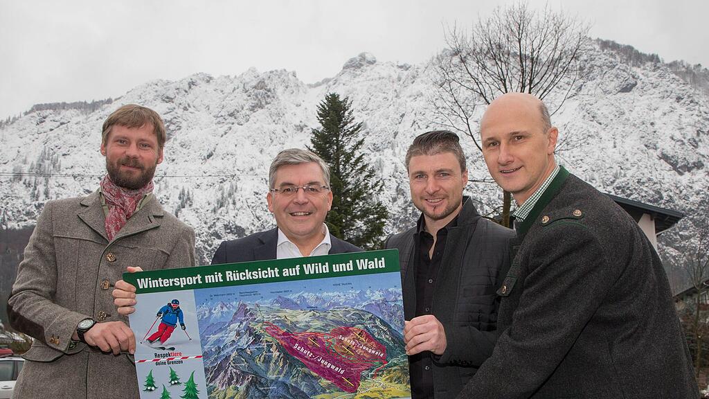V.l.n.r.: Landesjägermeister Max Mayr-Melnhof, Landesrat Josef Schwaiger, Ex-Skirennläufer, Reinfried Herbst und Projektleiter Hubert Stock.