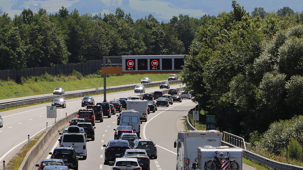 stau a1 a10 reiseverkehr