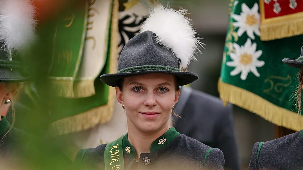Bad Hofgastein feiert Erntedankfest und Altarweihe