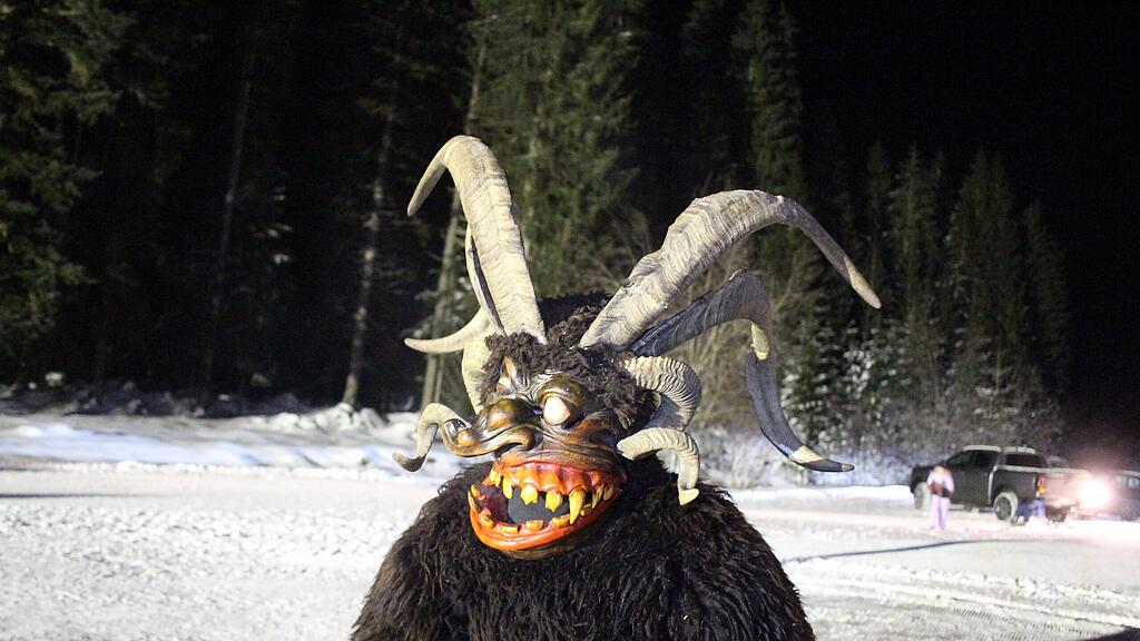 Perchtenlauf Lung\u00f6tz