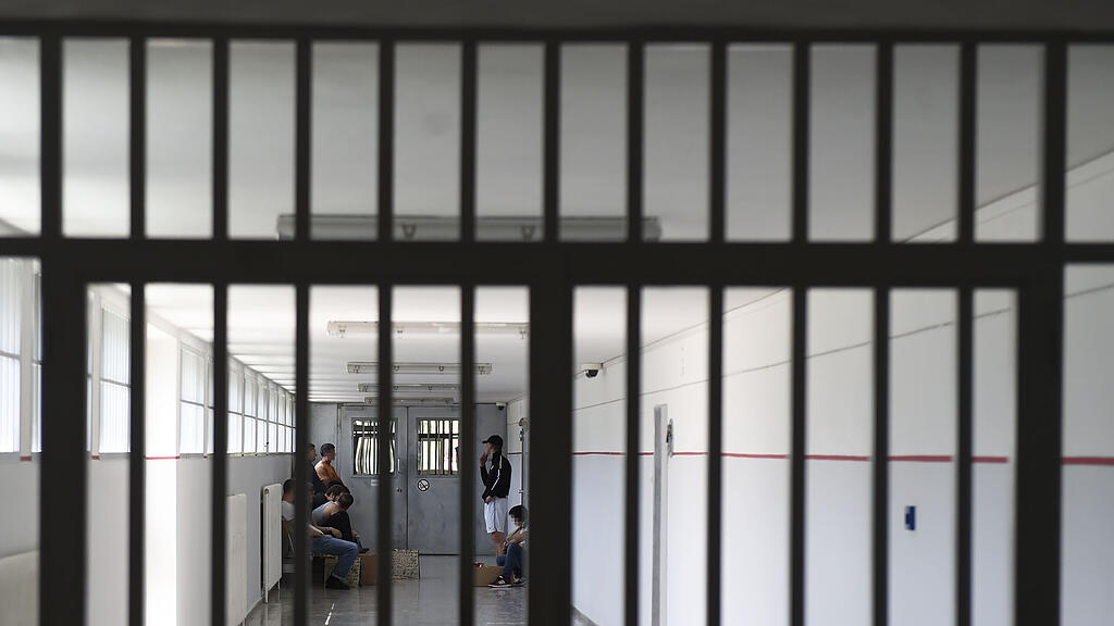 Für Gewaltdelikte kann man schon seit 2016 länger hinter Gittern landen. (Themenbild)