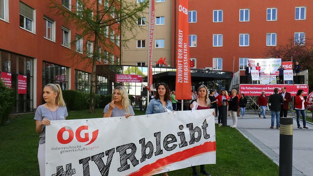 1.500 Teilnehmer bei Kundgebung vor AK Salzburg