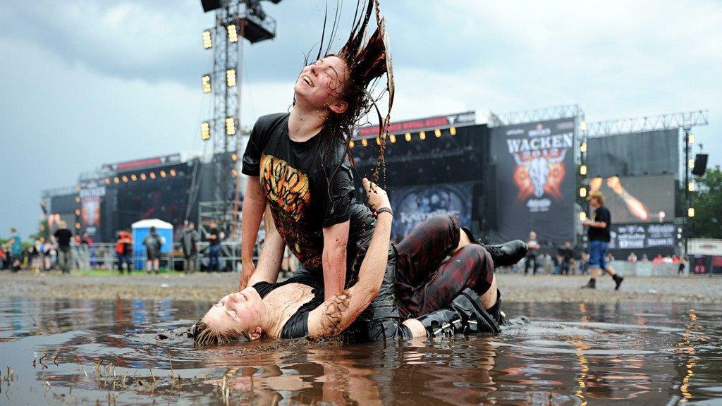 Wacken: Heavy Metal im Schlamm