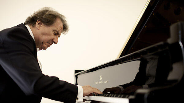 Der Pianist begeisterte mit Vitalität und Virtuosität
