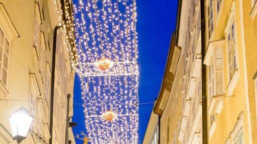 Weihnachtsbeleuchtung in der Getreidegasse