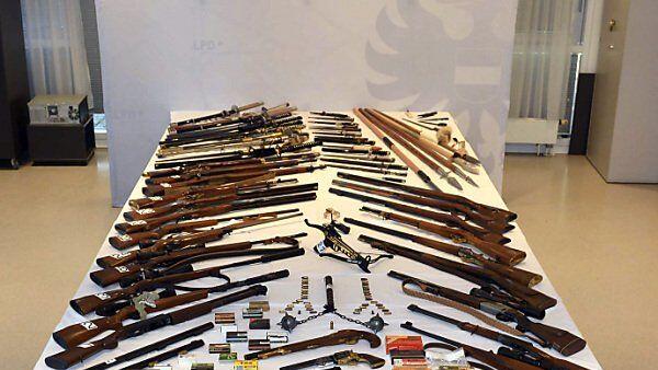 21 Schusswaffen und 6.000 Stück Munition
