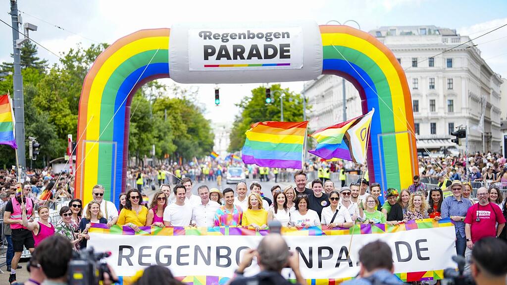Regenbogenparade Wien 2023