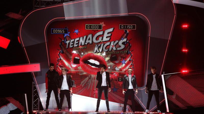 Brit Awards 2013: Stars performen auf der Bühne