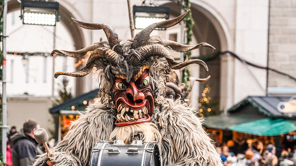 Krampuslauf am Christkindlmarkt Salzburg