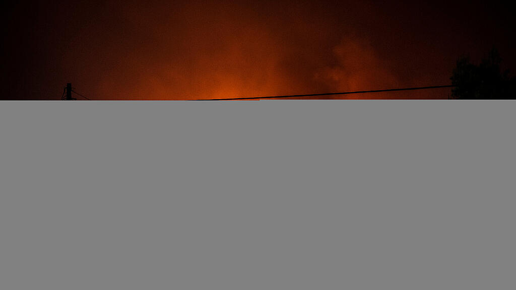 Feuer auf griechischer Insel