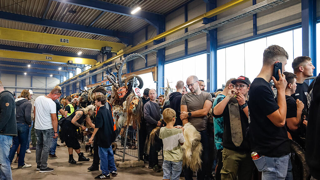 Krampus-Flohmarkt in Seekirchen