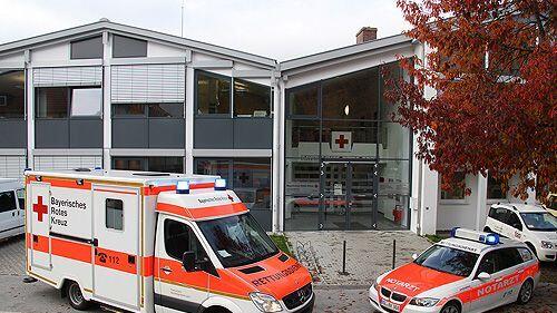 Der junge Mann wurde in das Salzburger Unfallkrankenhaus eingeliefert.
