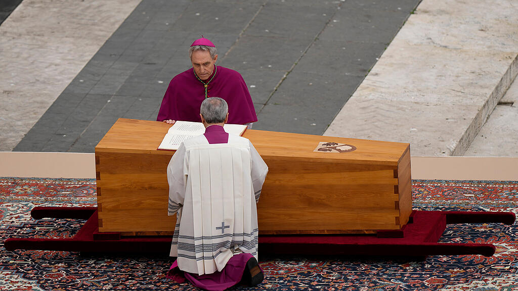 Beerdigung_Papst_Benedikt