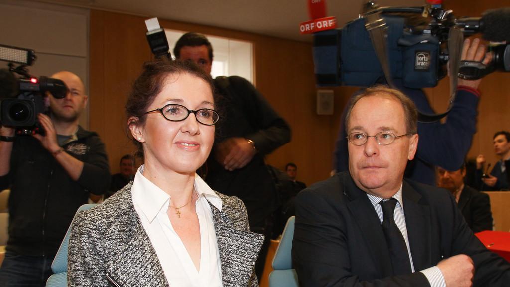 Immer wieder brach Monika Rathgeber bei der Befragung in Tränen aus.