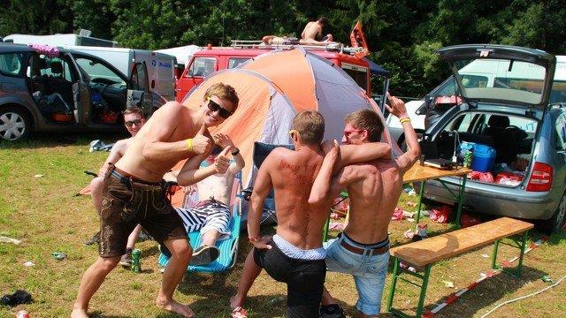 Electric Love: Campingplatz-Impressionen