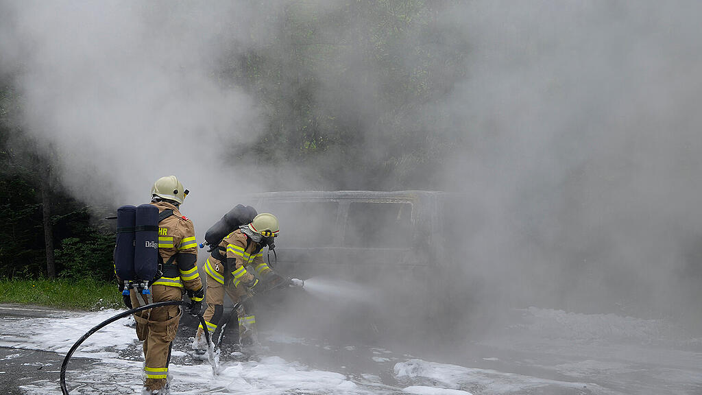 Kleinbus-Brand B311