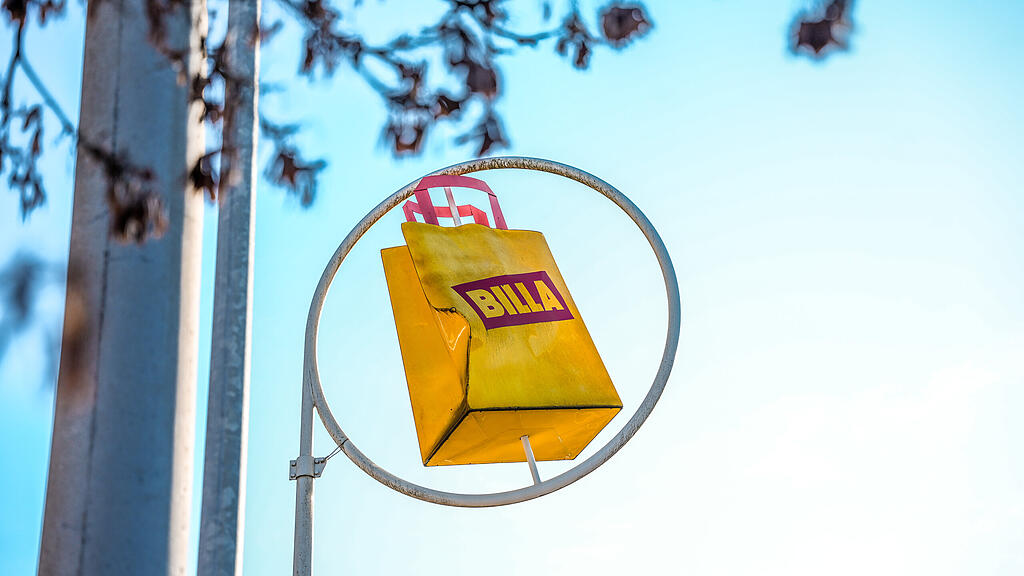 Billa, Logo