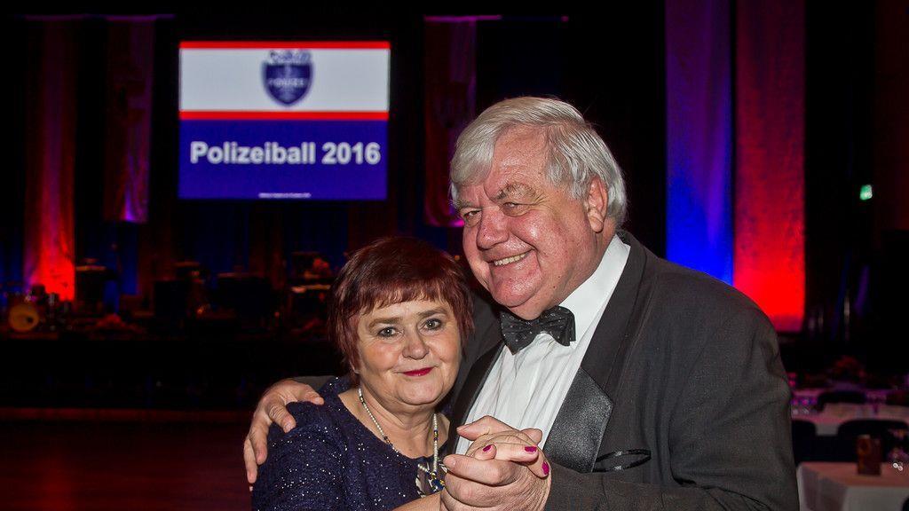 Polizeiball I