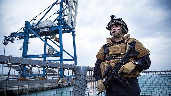 Norwegische Fregatte hilft beim Abtransport