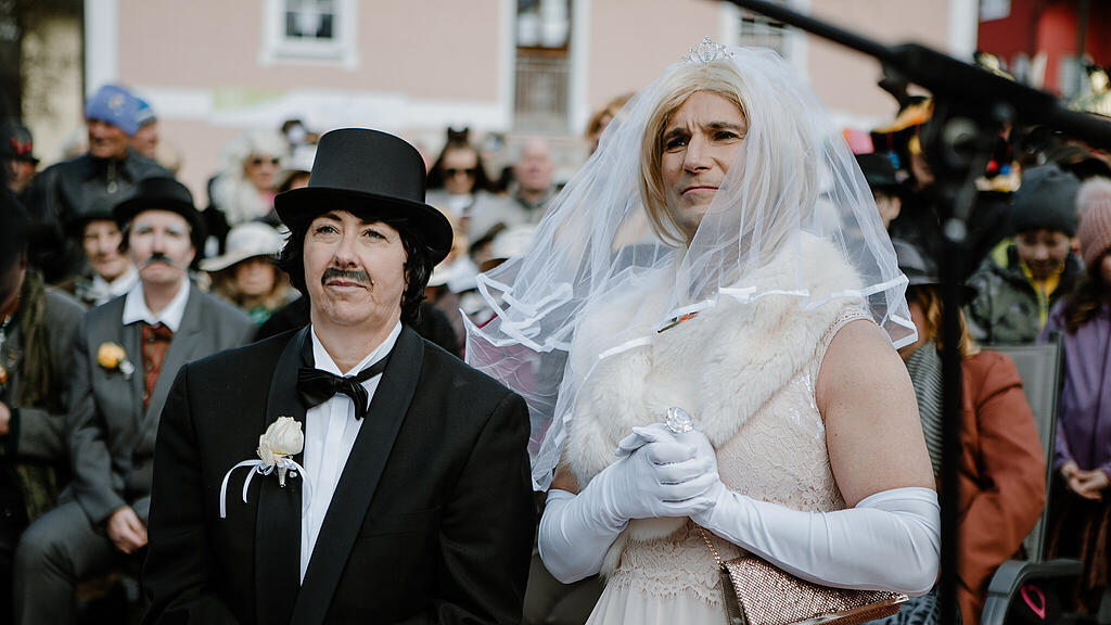 Verkehrte Hochzeit, Kirche