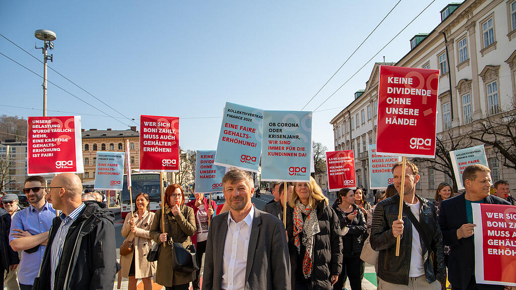 Protestkundgebung der Bankangestellten in Salzburg