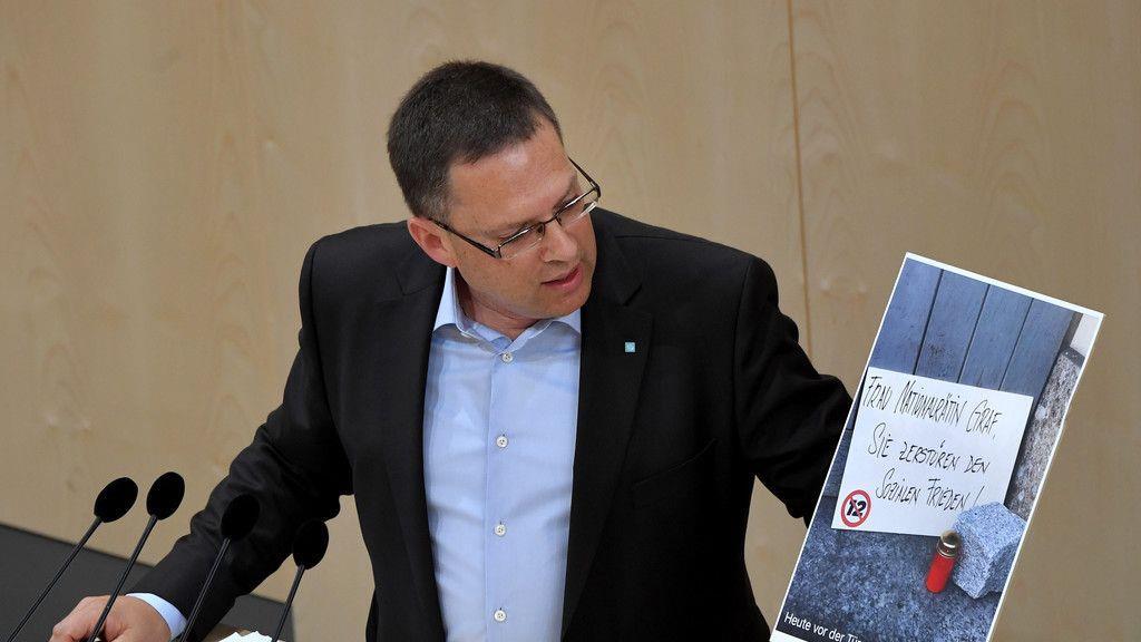 Zwölf-Stunden-Tag: Hitzige Debatte im Nationalrat