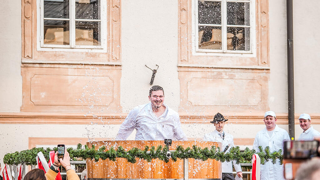 Der traditionelle Metzgersprung in Salzburg