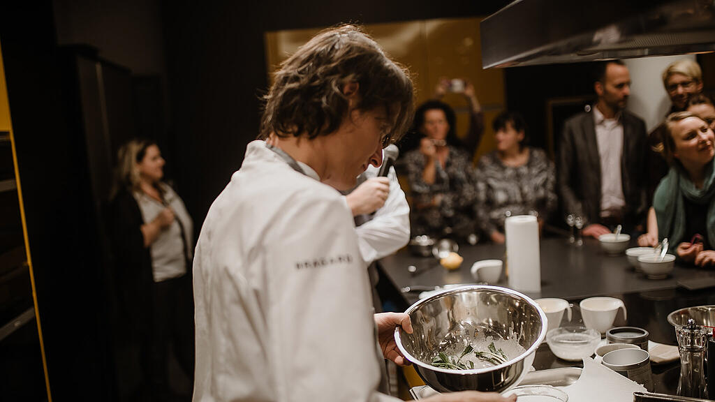 Eat & Meet, Miele