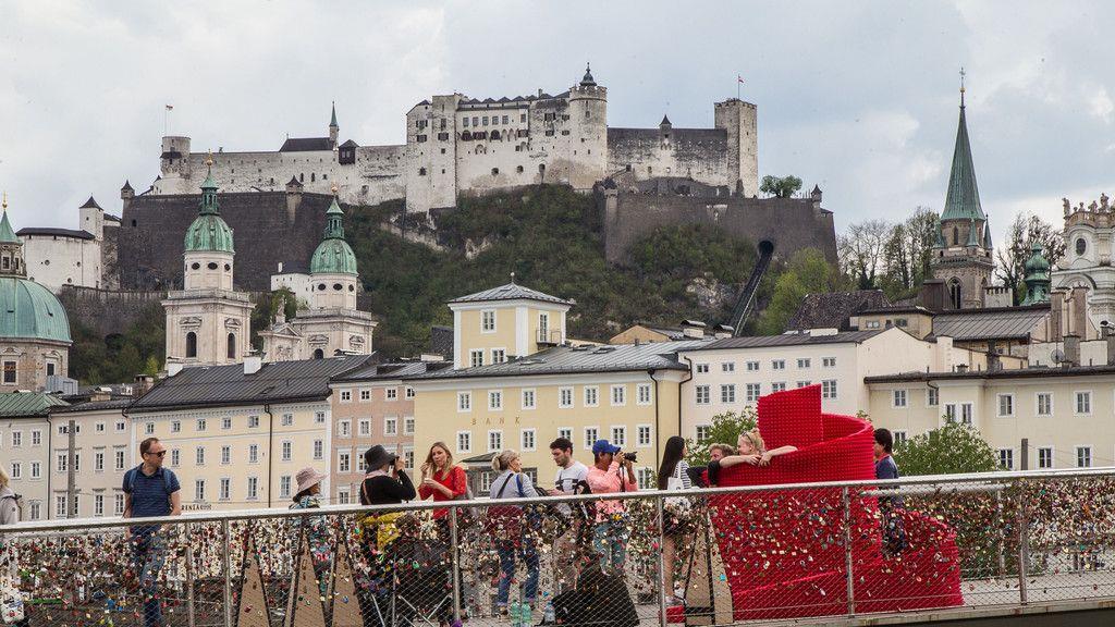 Kunstaktion am Makartsteg