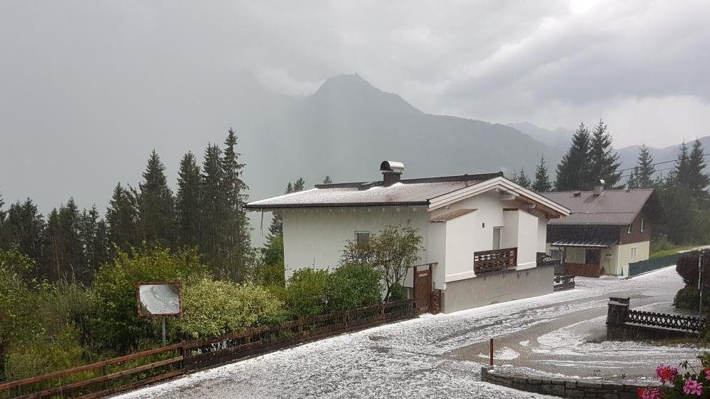Schwere Hagelschauer in Neukirchen