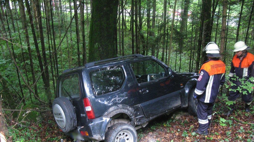 Pkw-Absturz über B20